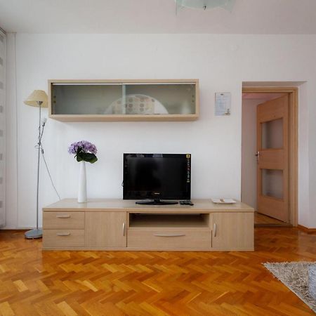 Adrijana 2 Apartment Кърк Екстериор снимка