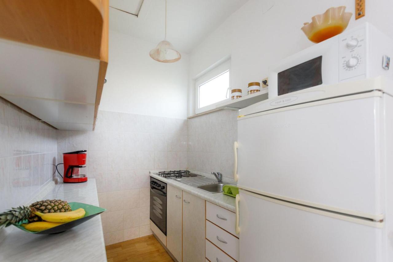 Adrijana 2 Apartment Кърк Екстериор снимка