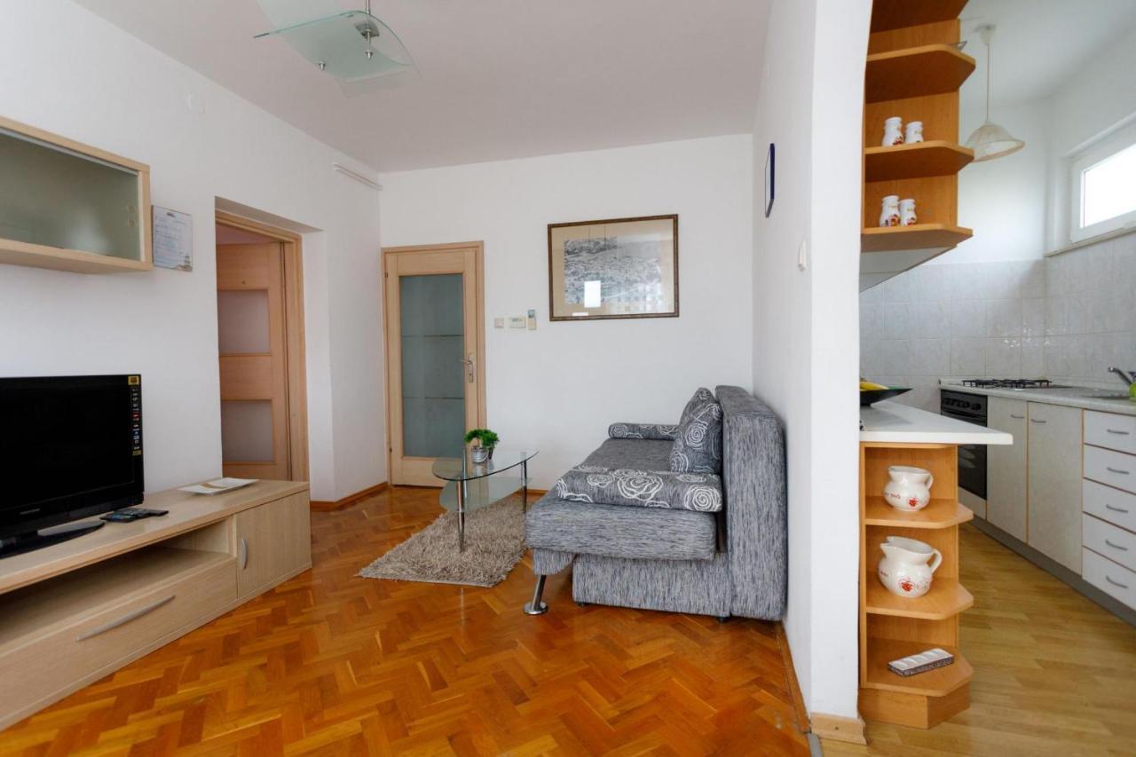 Adrijana 2 Apartment Кърк Екстериор снимка