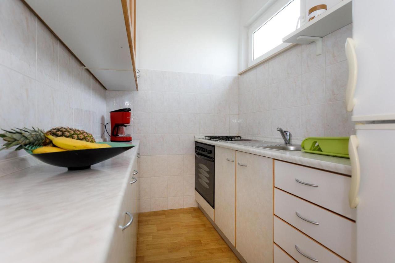 Adrijana 2 Apartment Кърк Екстериор снимка