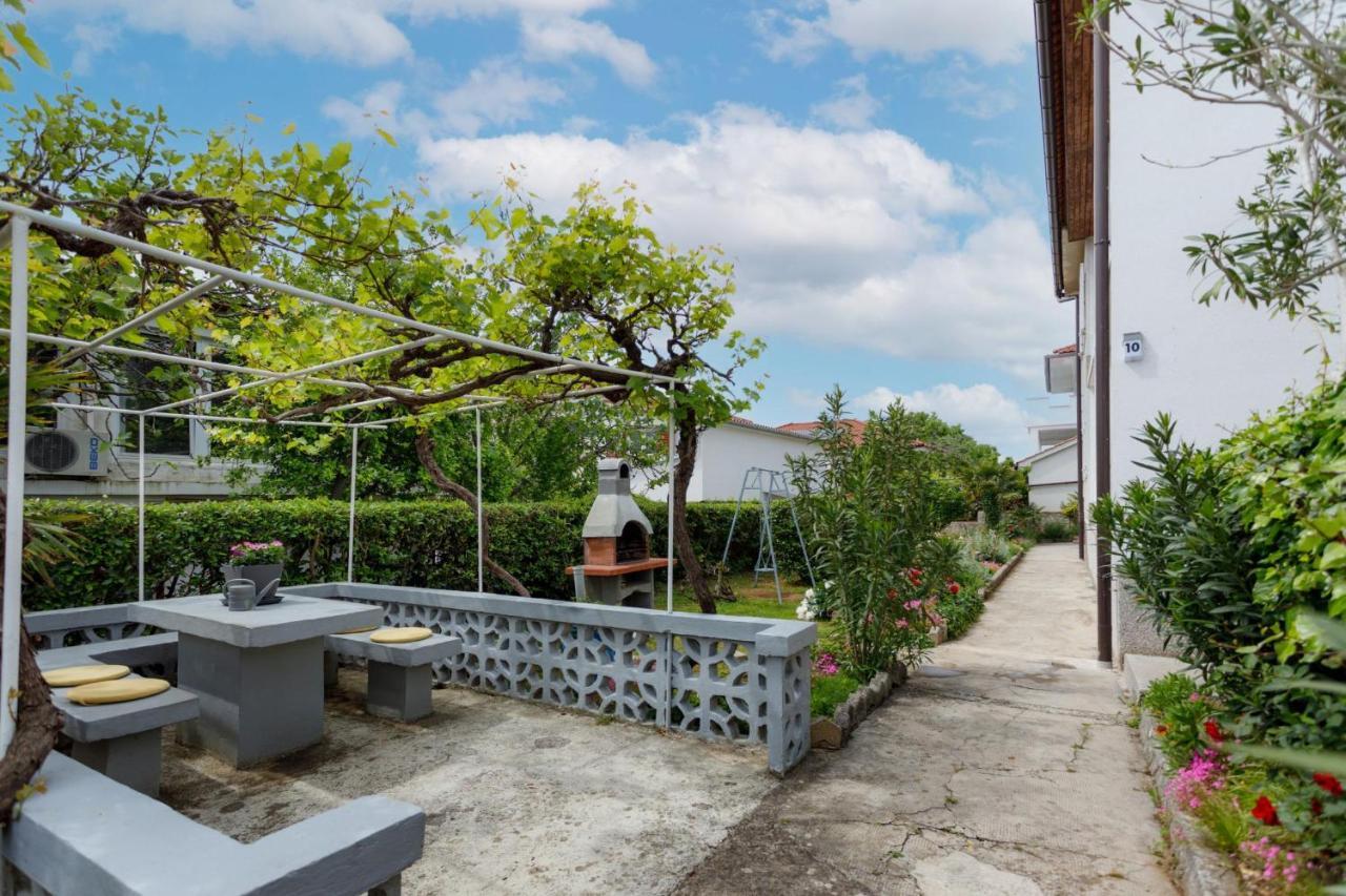 Adrijana 2 Apartment Кърк Екстериор снимка