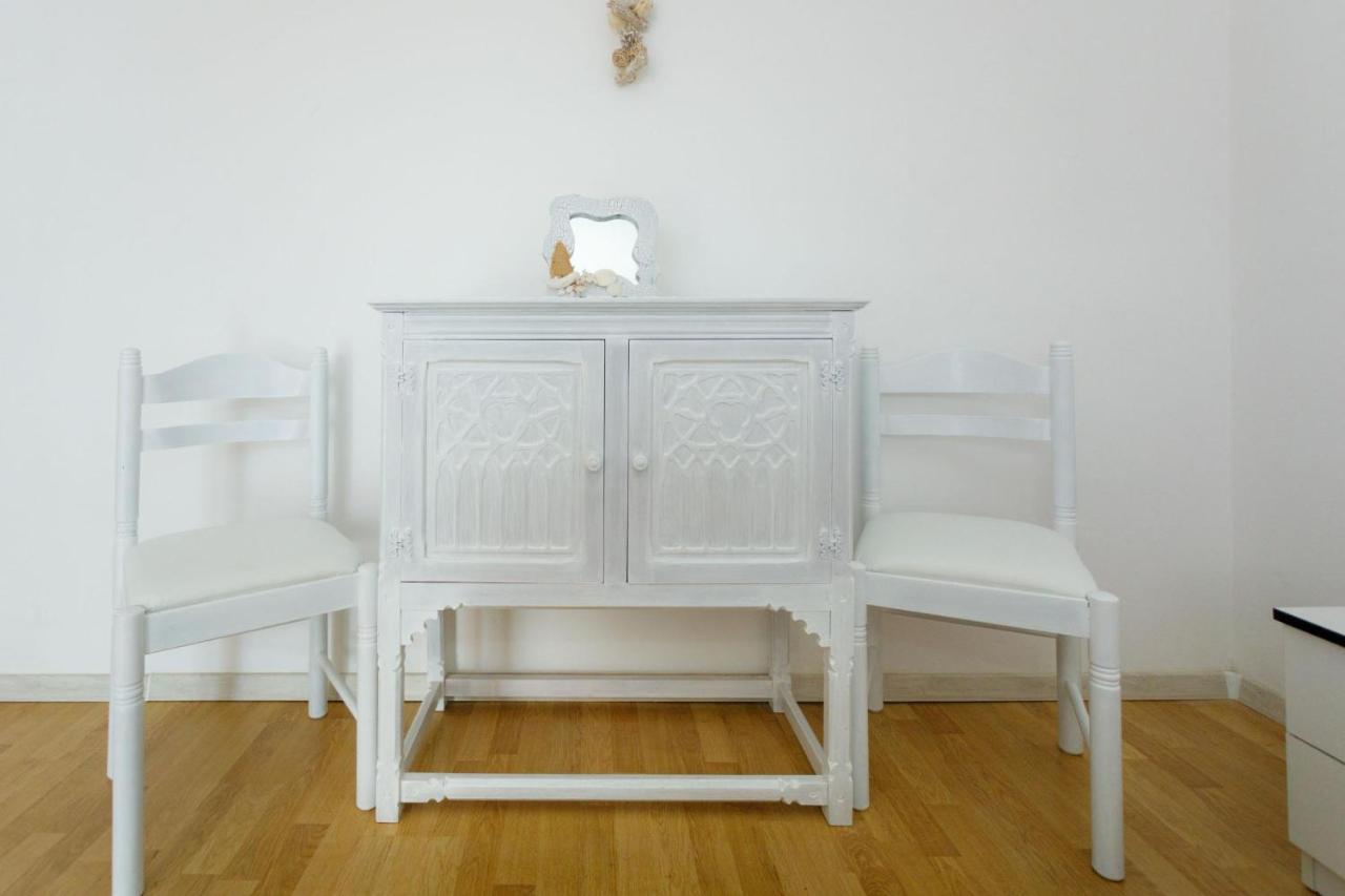 Adrijana 2 Apartment Кърк Екстериор снимка