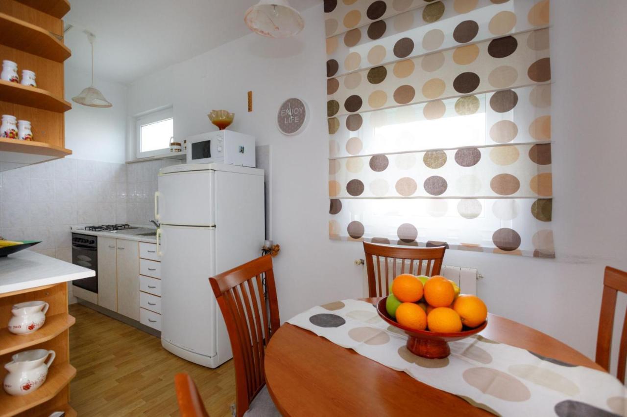 Adrijana 2 Apartment Кърк Екстериор снимка